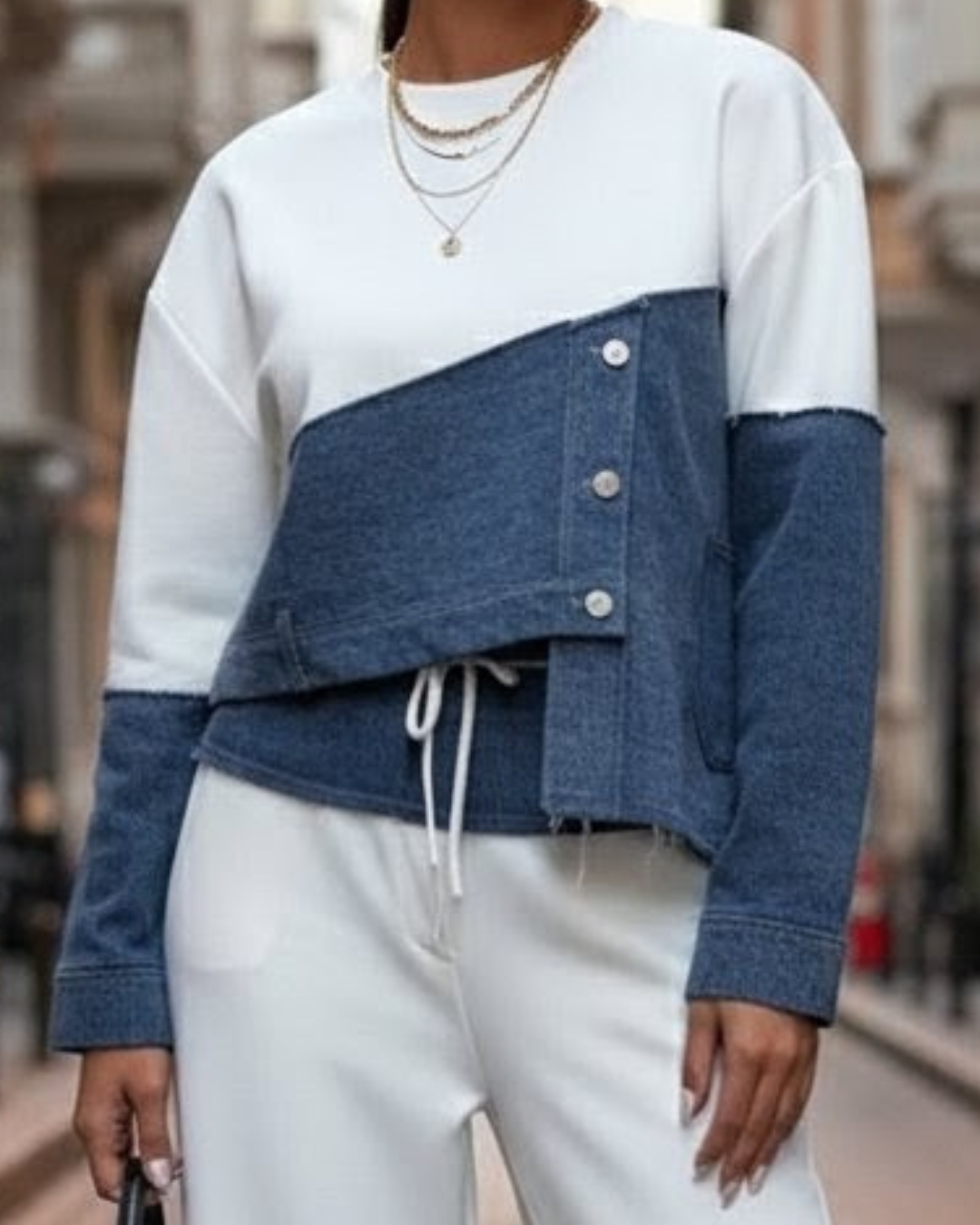 Aura — Conjunto blanco y tejano con diseño asimétrico